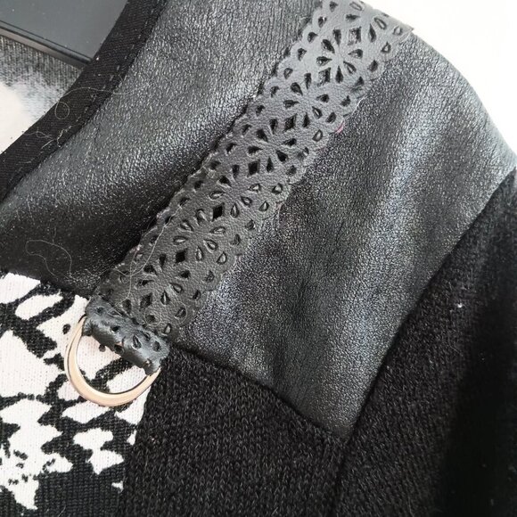 Cazza Petite print black knit sweater with faux leather on shoulders size XL - Picture 4 of 4